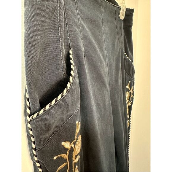 Anthropologie women navy blue side zip pants w/embroidery detail size 4 #4-1709 - Picture 2 of 4